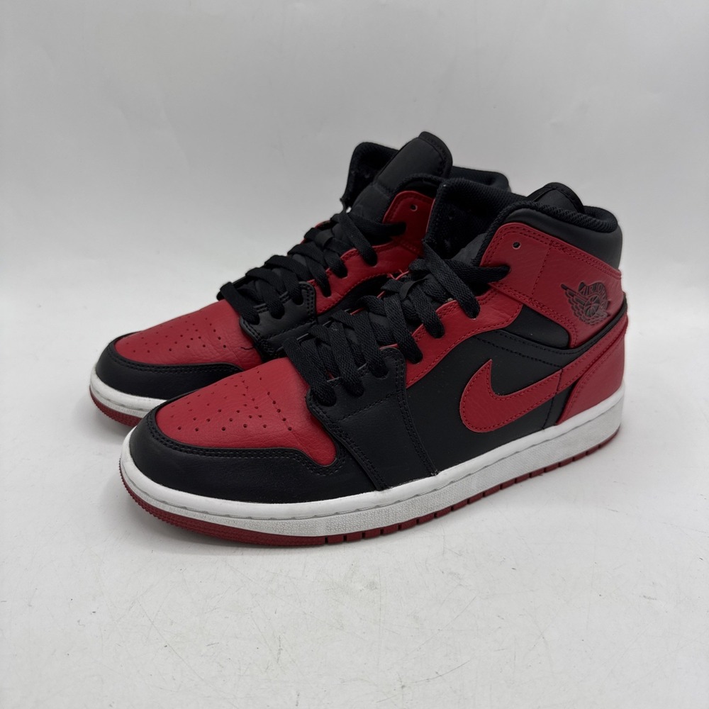 Jordan 1 Mid Mens 7.5 Banned Bred Black Red‎ Bulls Retro 554724-074 Sneakers